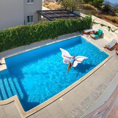 Hotel Villa Amorena Bol Bagian luar foto